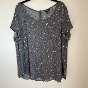 Torrid Abbey Arrow Georgette Button Back Blouse Top Gray Semi Sheer Women's Sz 2